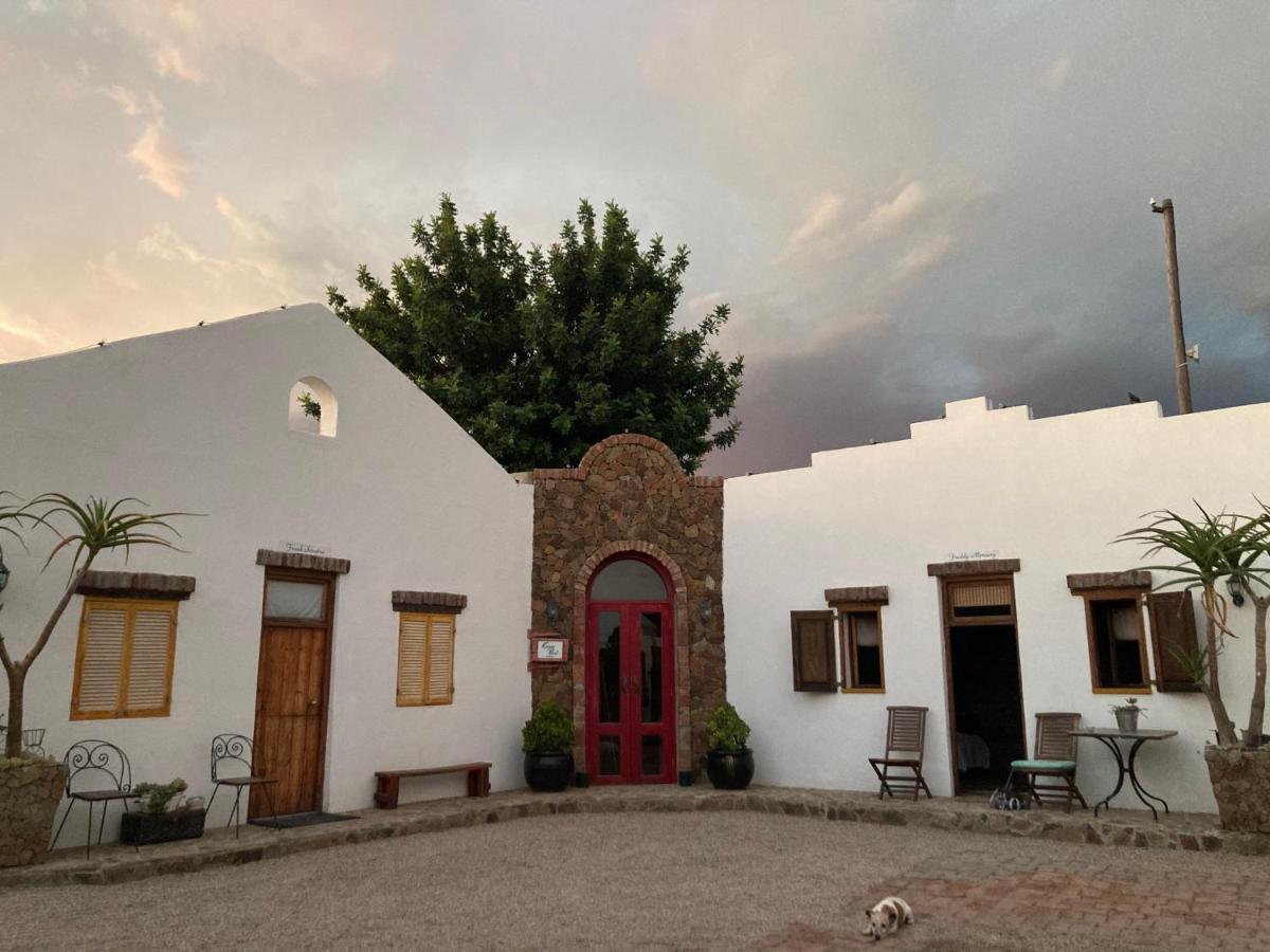 Villa Contessa Beaufort West Exteriör bild