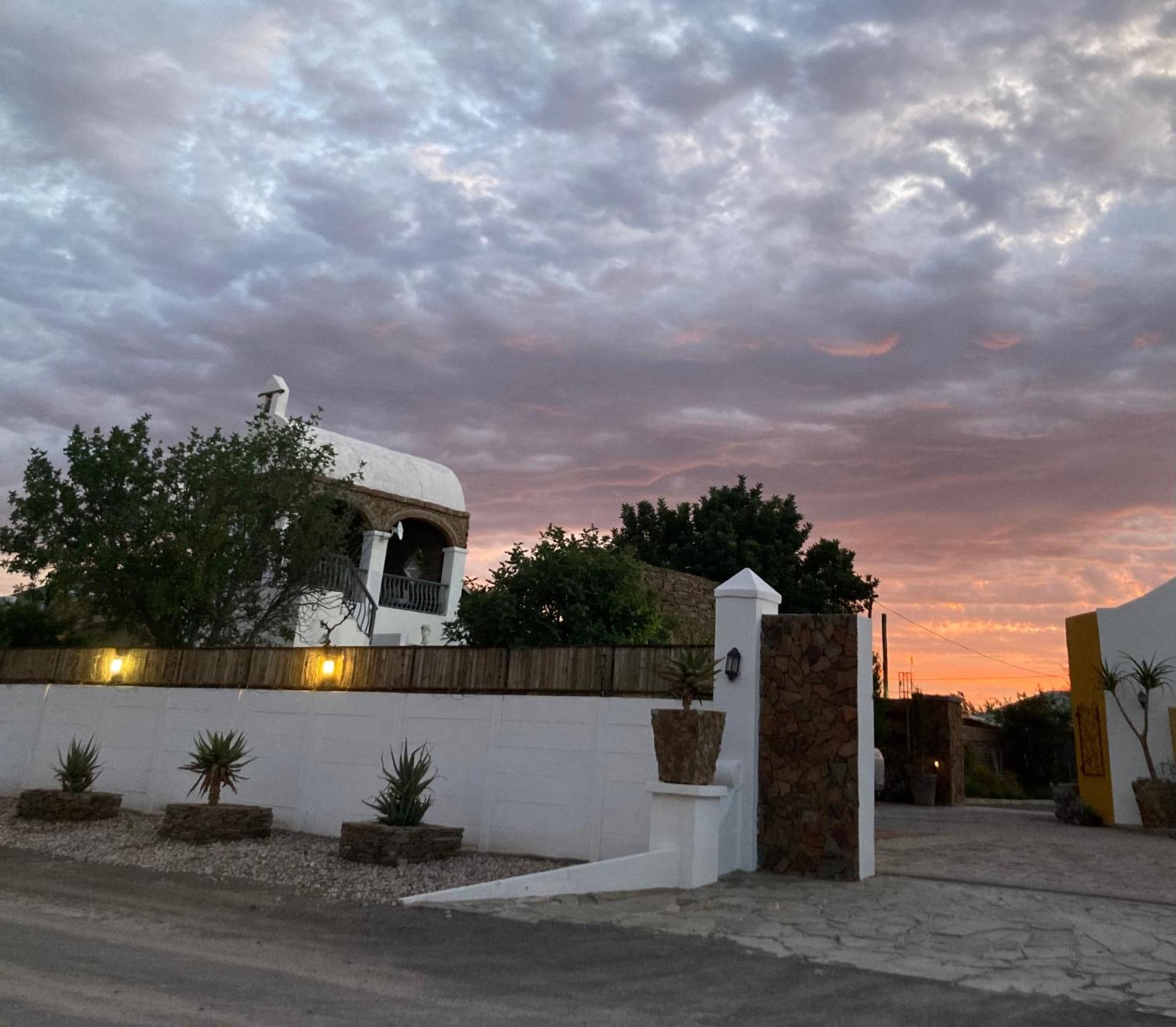 Villa Contessa Beaufort West Exteriör bild