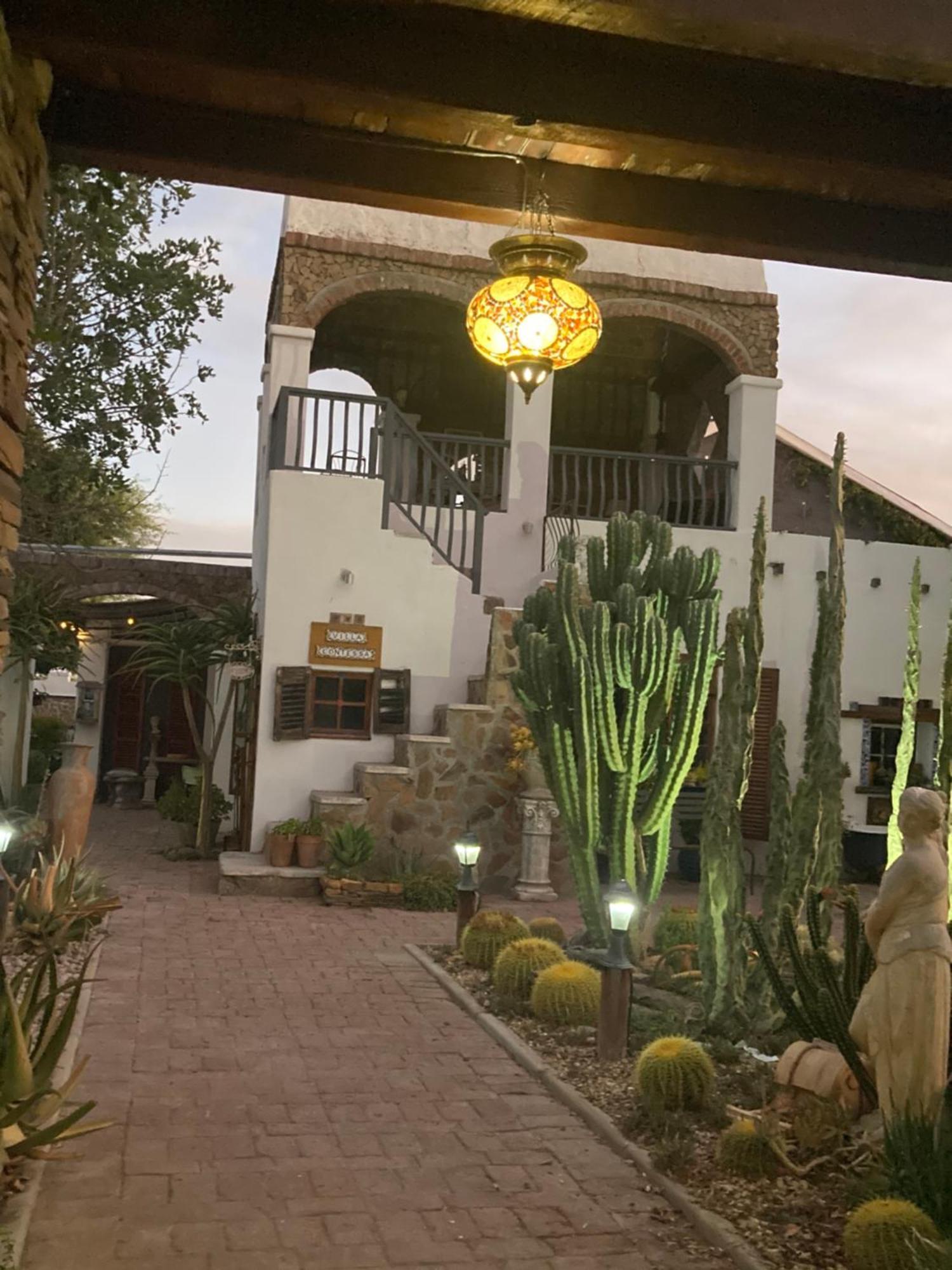 Villa Contessa Beaufort West Exteriör bild